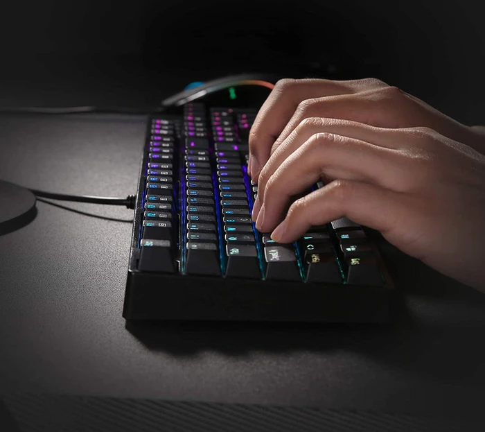 Redragon K582 Surara, LEDs RGB, hot-swap, Outemu Red, USB, US