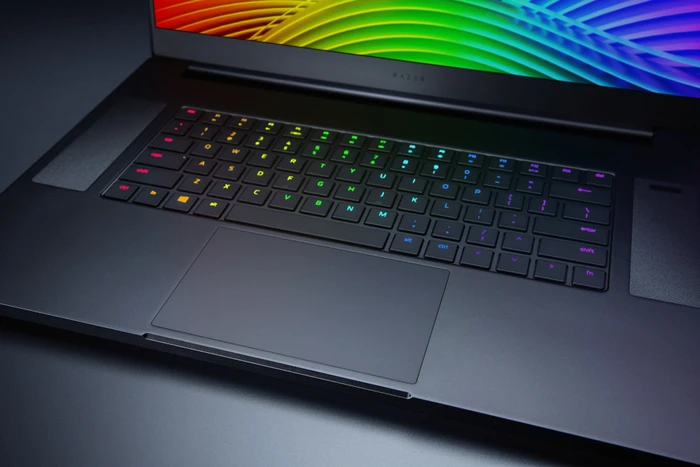 Razer Blade Pro 17 (2019) - FHD/240Hz, Core i7-9750H, 16GB RAM, 512GB SSD, GeForce RTX 2080 Max-Q, US