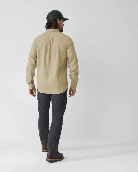 Fjällräven Övik Travel Hemd langarm sand stone (Herren)