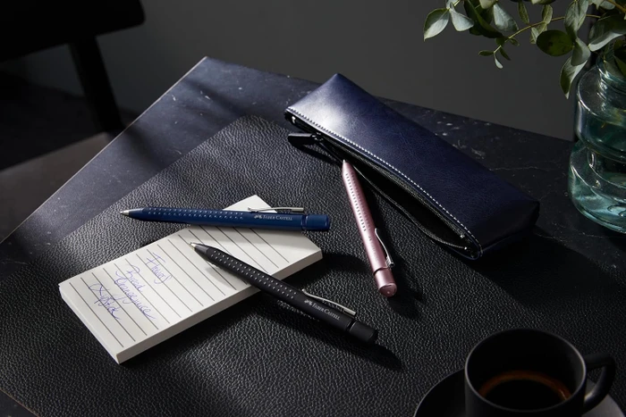 Faber-Castell Füller Grip 2011 classic blue, rechte Hand/linke Hand, breit