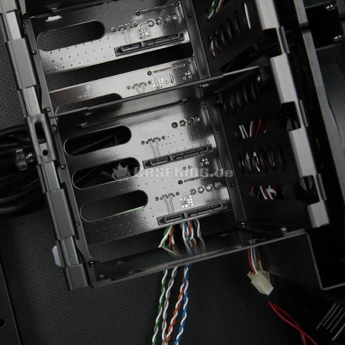 Lian Li PC-V750WX schwarz, Acrylfenster, schallgedämmt