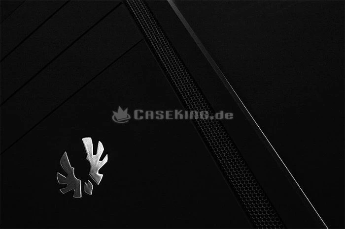 BitFenix Shinobi schwarz, Acrylfenster