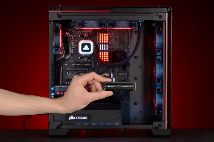 Corsair Force Series MP600 R2 2TB, M.2 2280 / M-Key / PCIe 4.0 x4, Kühlkörper