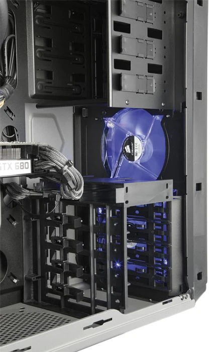 Corsair Graphite Series 230T grau, Acrylfenster