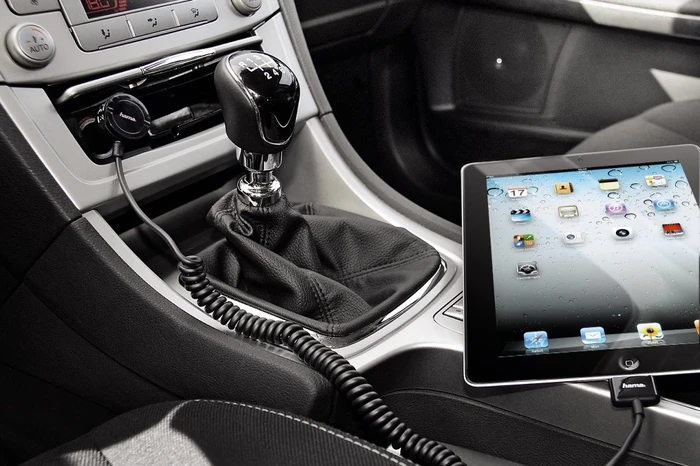 Hama Kfz-Ladegerät für iPad, 12V