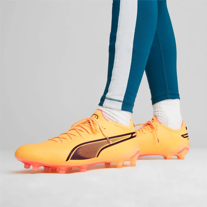 Puma King Ultimate FG/AG sun stream/puma black/sunset glow (Damen)