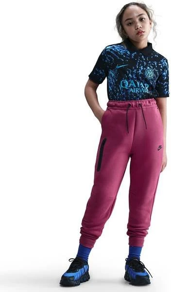 Nike Sportswear Tech Fleece Trainingshose lang sweet beet/black (Junior)