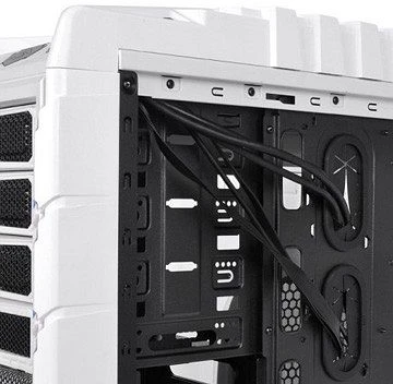 Thermaltake Overseer RX-I Snow Edition, Acrylfenster
