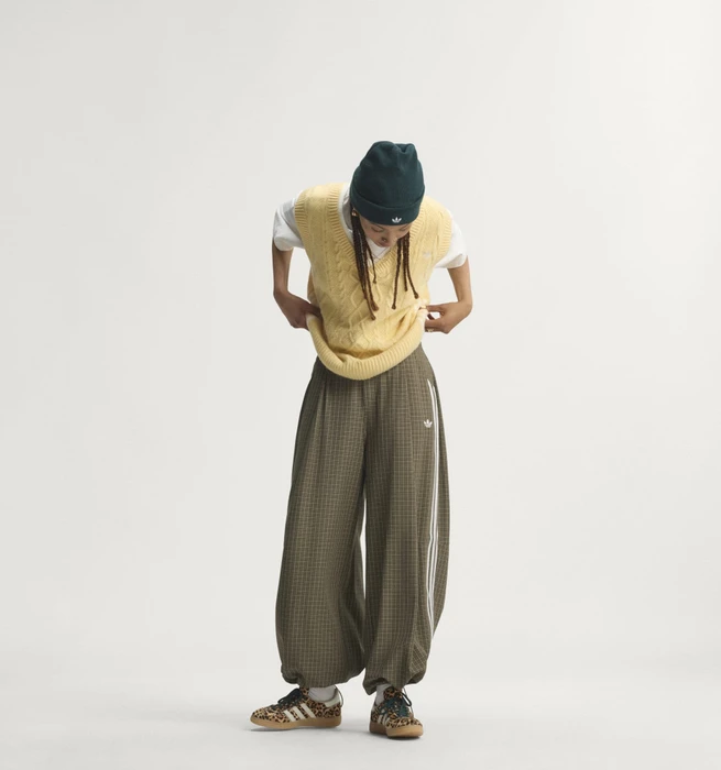 adidas Checks Hose lang olive strata/wonder beige/aurora coffee (Damen)
