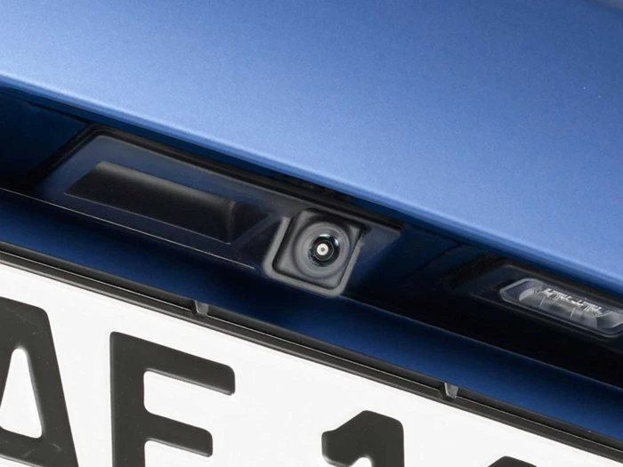 Alpine Rückfahrkamera-Einbaukit für Audi A4, A5, Q5 / VW, Seat, Skoda