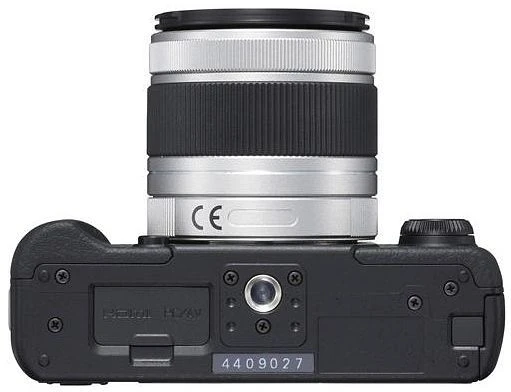 Pentax Q10 schwarz mit Objektiv Q 02 Standard Zoom 5-15mm 2.8-4.5 AL