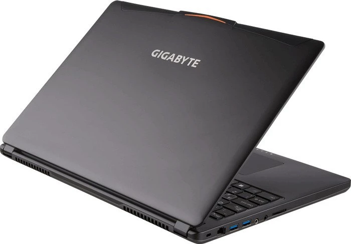 GIGABYTE P35X v6, Core i7-6700HQ, 16GB RAM, 256GB SSD, 1TB HDD, GeForce GTX 1070, DE