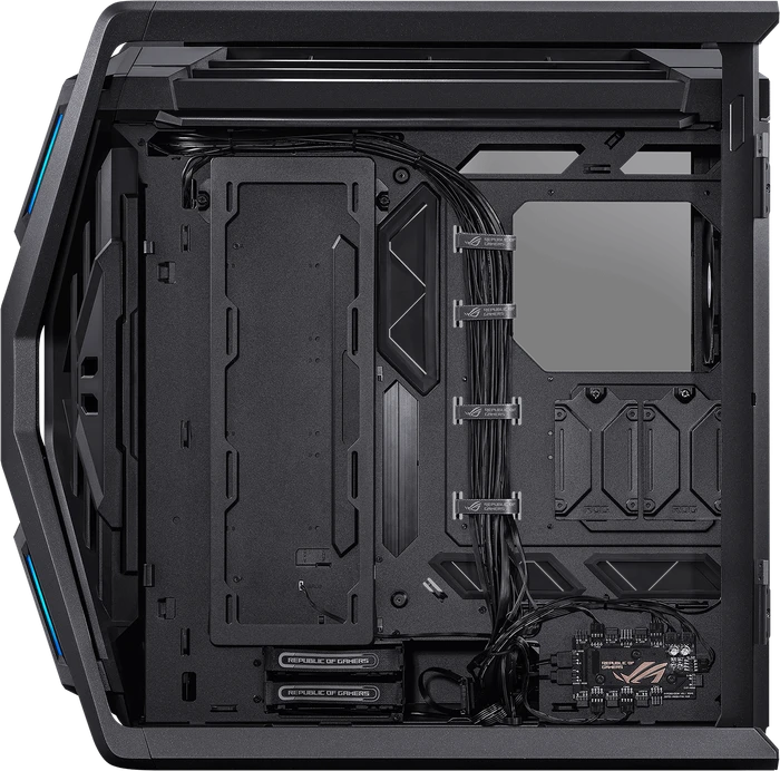 ASUS ROG Hyperion GR701 BTF Edition, Glasfenster