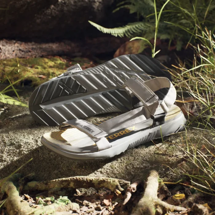 adidas Terrex Hydroterra Light Sandale charcoal solid grey/charcoal/semi spark