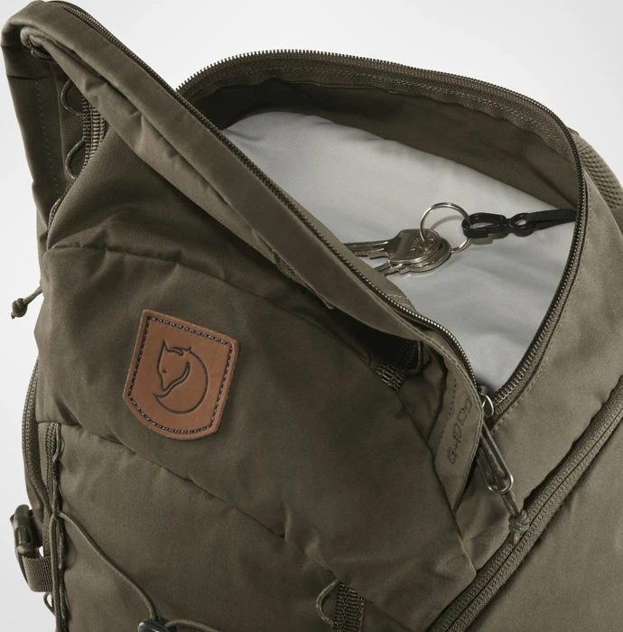 Fjällräven Singi 28 dark olive