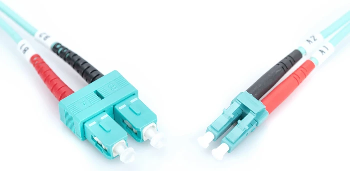 Digitus LWL Duplex Kabel, OM3, 2x LC Stecker/2x SC Stecker, 2m, türkis