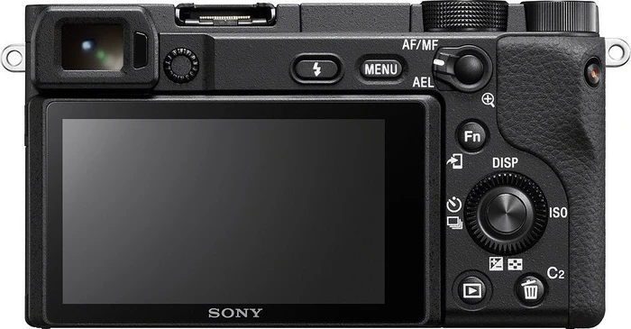 Sony Alpha 6400 mit Objektiv E 18-135mm 3.5-5.6 OSS