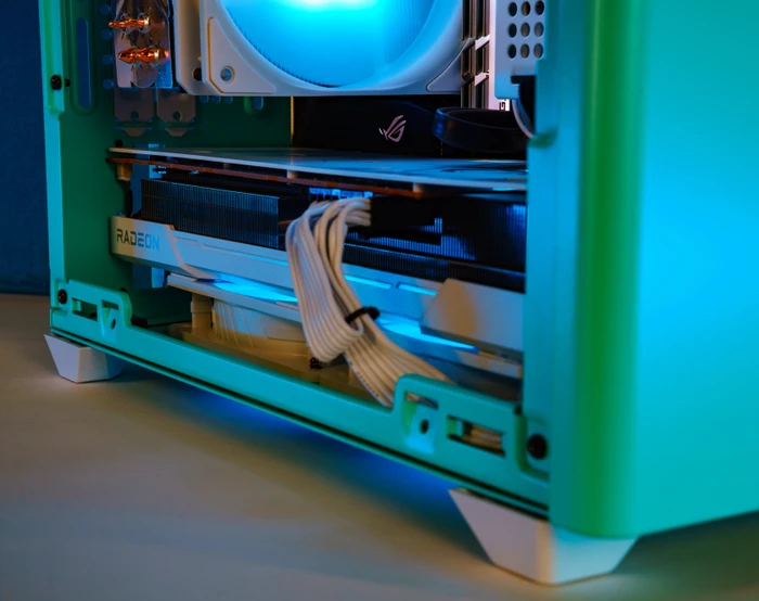 Cooler Master MasterBox NR200P Color Edition Caribbean Blue, Glasfenster, Mini-ITX