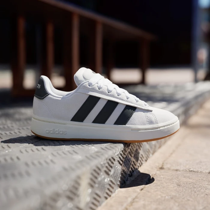 adidas Grand Court Alpha crystal white/core black/off white (Damen)