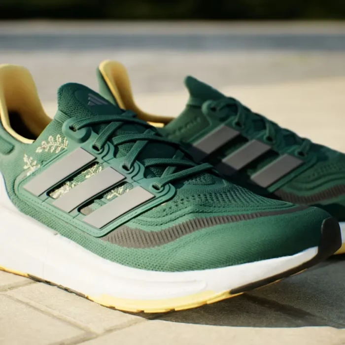 adidas Ultraboost Light collegiate green/iron metallic/spark