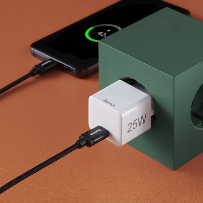 Hama Schnellladegerät USB-C PD/Qualcomm Mini-Ladegerät 25W weiß