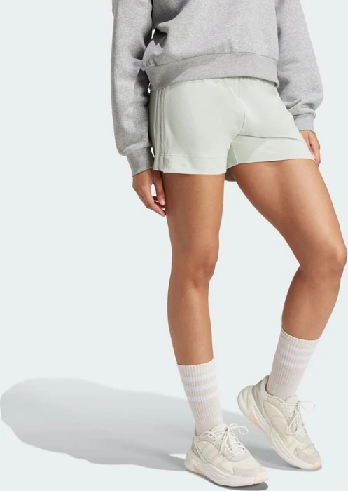 adidas Essentials Slim 3-Streifen Shorts linen green (Damen)