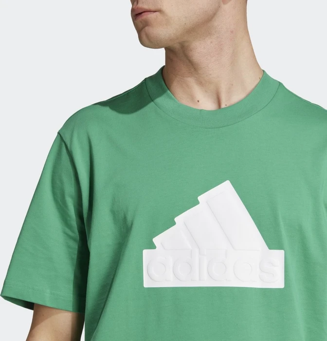 adidas Future Icons Badge of Sport T-Shirt kurzarm semi court green (Herren)