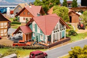 Faller Wohnhaus mit Carport