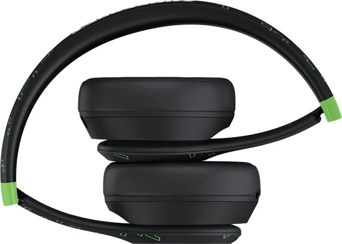 Apple Beats Solo 4 Minecraft Special Edition Charged Black