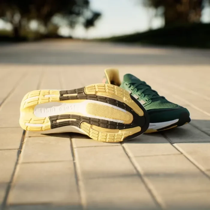 adidas Ultraboost Light collegiate green/iron metallic/spark