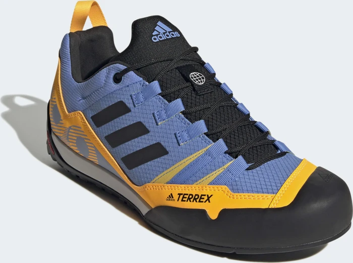 adidas Terrex Swift Solo impact blue fusion/core black/solar gold