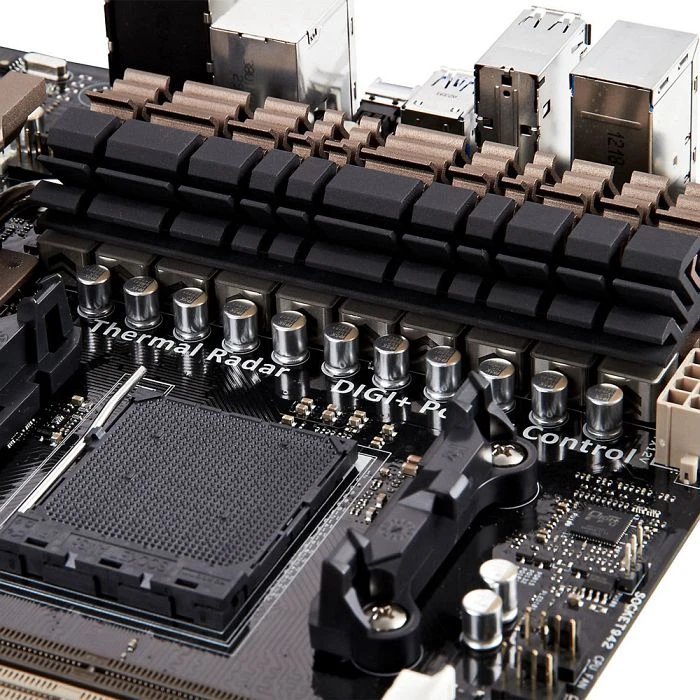 ASUS TUF Sabertooth 990FX/GEN3 R2.0 (AMD AM3+)
