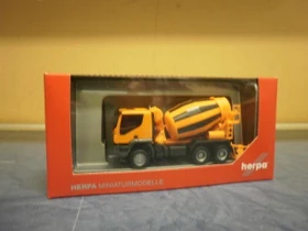 Herpa Iveco Trakker 6x6 Betonmischer-LKW orange