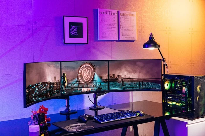 MSI MPG Gungnir 300R Airflow White, weiß, Glasfenster