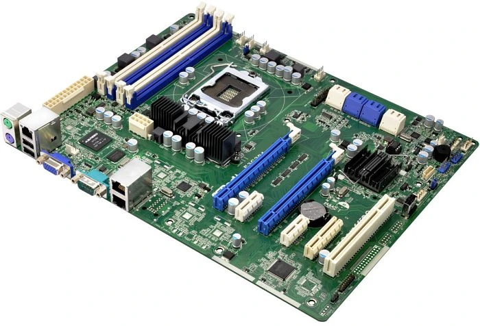 ASRock Rack E3C204 (Intel 1155)