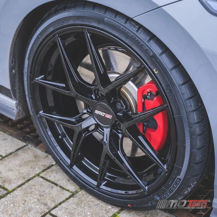 MoTec Ultimate 8.0x18 5/108 ET45 (verschiedene Farben)