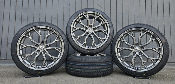 Damina Performance DM18 8.0x18 5/112 ET30 (verschiedene Farben)