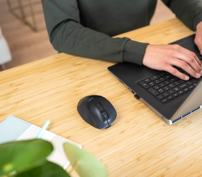 Trust Fyda Rechargeable Wireless Comfort Mouse schwarz, ECO zertifiziert, USB