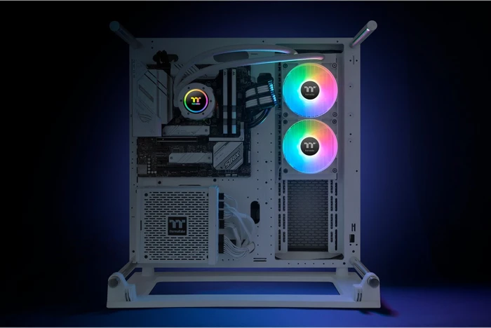 Thermaltake TH240 V2 ARGB Sync Snow Edition weiß