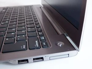Samsung 530U3B, Core i5-2467M, 6GB RAM, 16GB SSD, 500GB HDD, DE