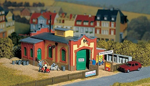 Auhagen Bahnsteigausstattung mit Figuren