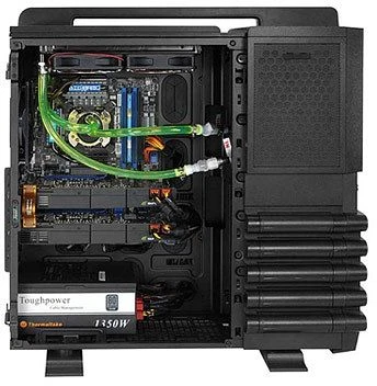 Thermaltake Level 10 GT LCS 2.0, Acrylfenster