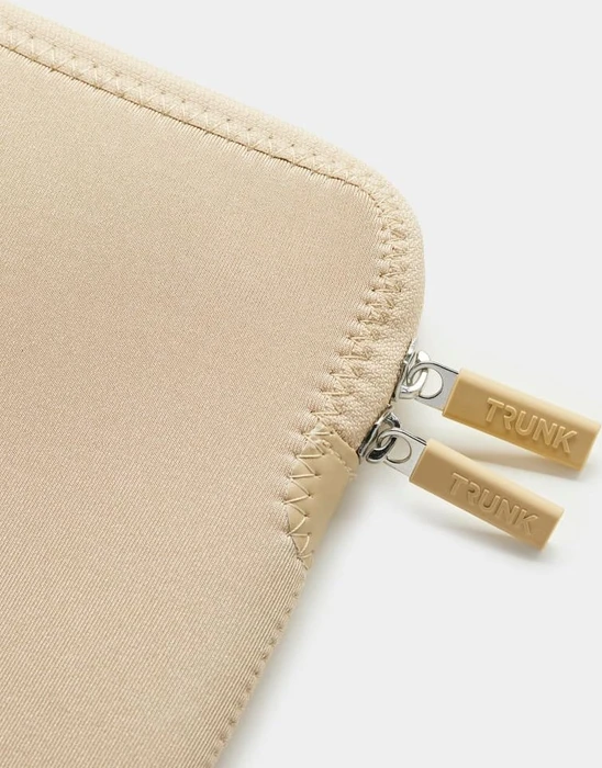 Trunk Schutzhülle für MacBook Air M2/Pro 13", golden