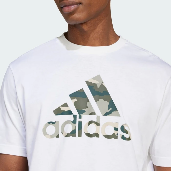 adidas Camo Badge of Sport Graphic T-Shirt kurzarm weiß (Herren)