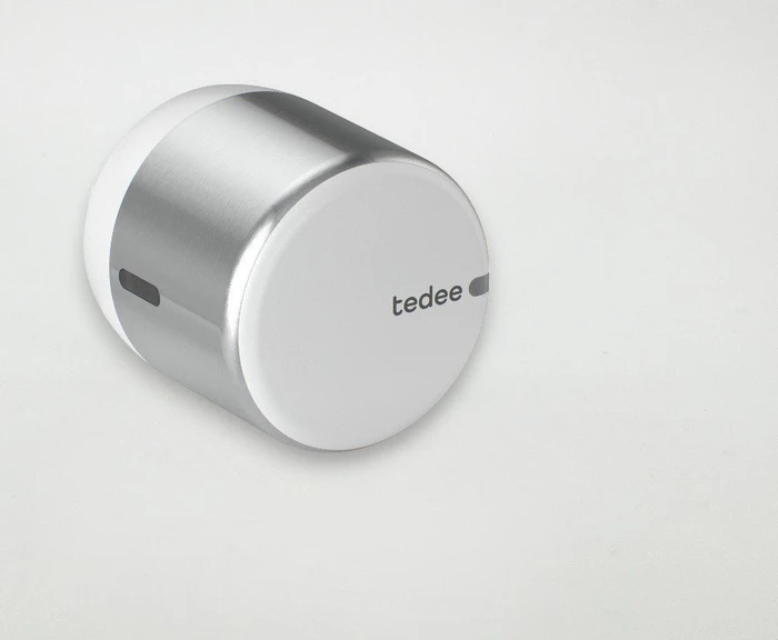 Tedee GO2, inkl. Bridge und Keypad Pro, silber