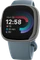 Fitbit Versa 4 Aktivitäts-Tracker wasserfallblau/aluminium platin Vorschaubild