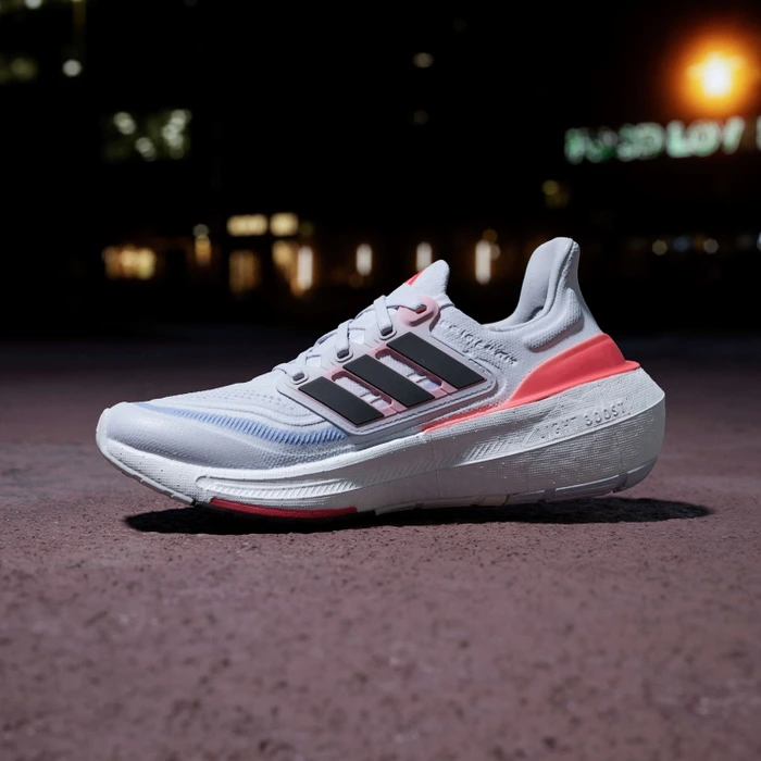 adidas Ultraboost Light cloud white/core black/solar red (Damen)