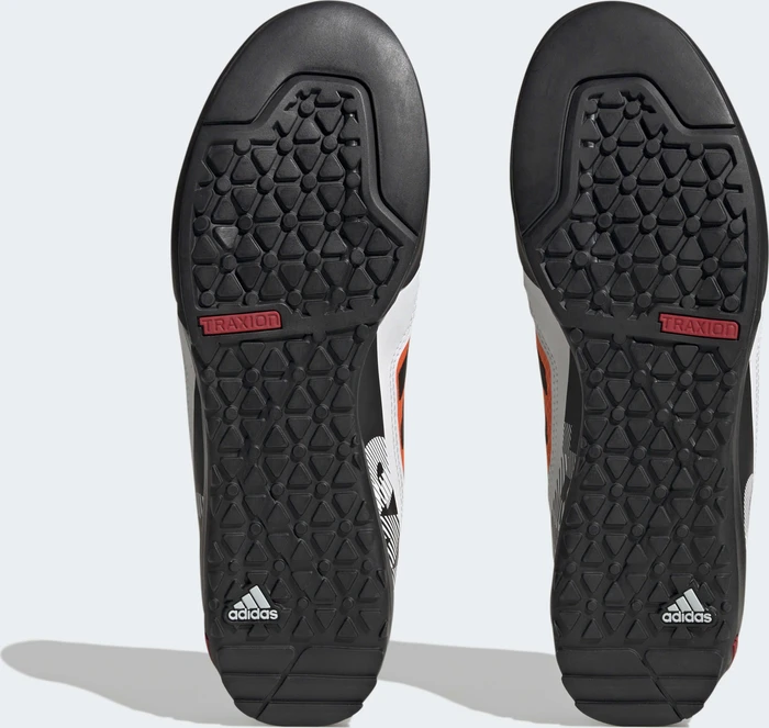 adidas Terrex Swift Solo impact orange/core black/crystal white