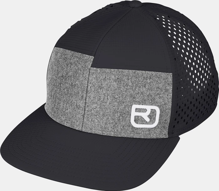 Ortovox Logo Air Trucker Kappe black raven