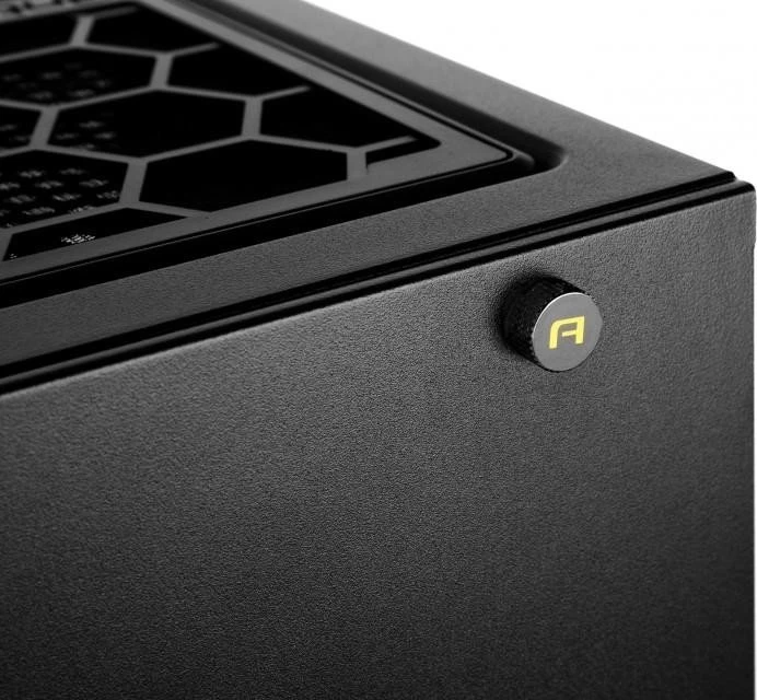 Antec P110 Luce schwarz, Glasfenster